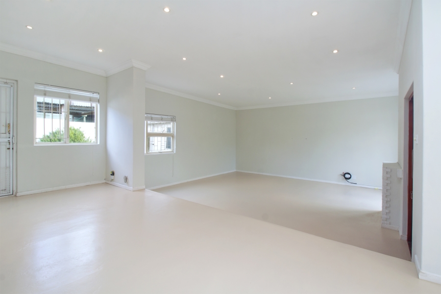 4 Bedroom Property for Sale in Capri Western Cape